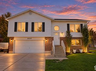 2257 N 2290 W, Clinton, UT 84015