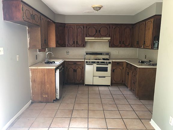 5th image of 1124 Dudley Ln