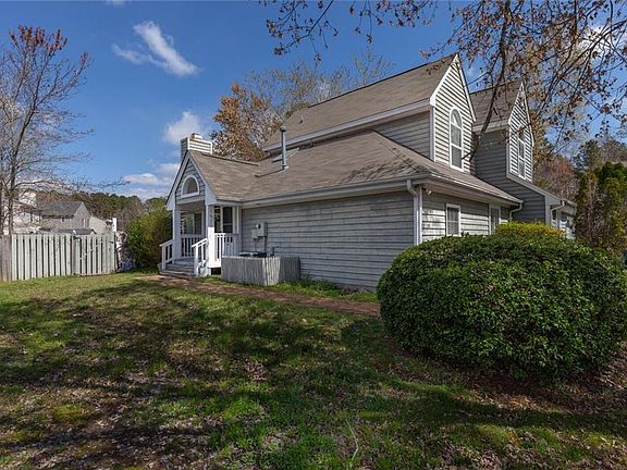 3rd image of 1011 Plum Ct