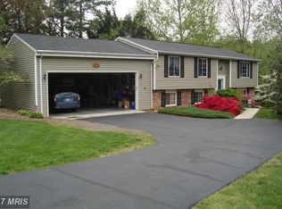 1126 Riva Ridge Dr, Great Falls, VA 22066