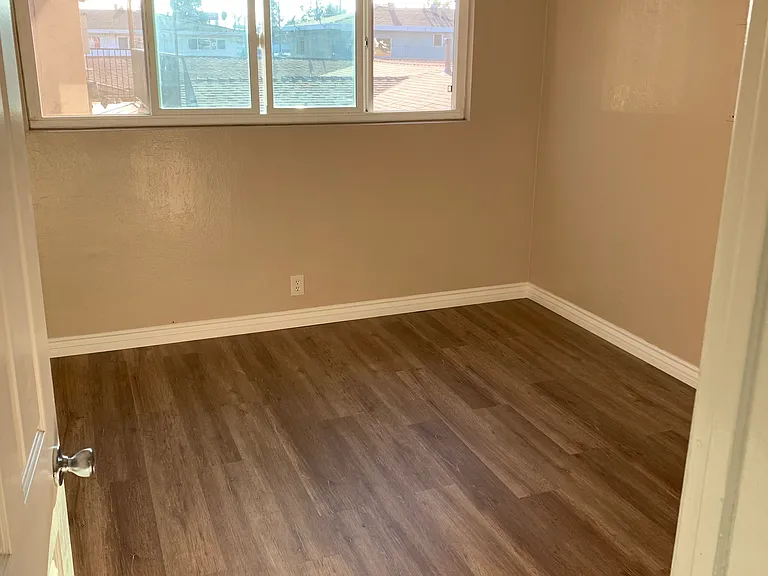 1536 W Wardlow Rd #11 — Photo 10
