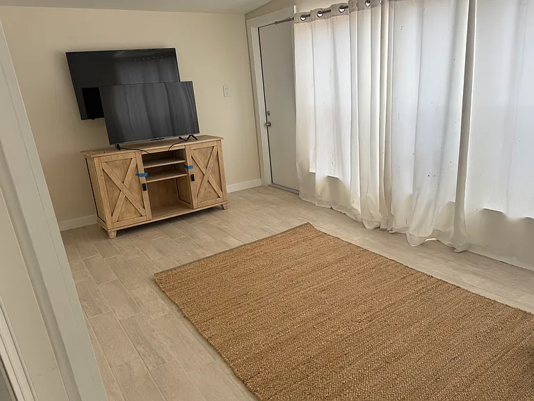 3860 Phoenix Dr — Photo 9