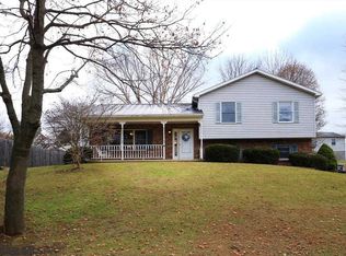 164 Creekside Dr, State College, PA 16801