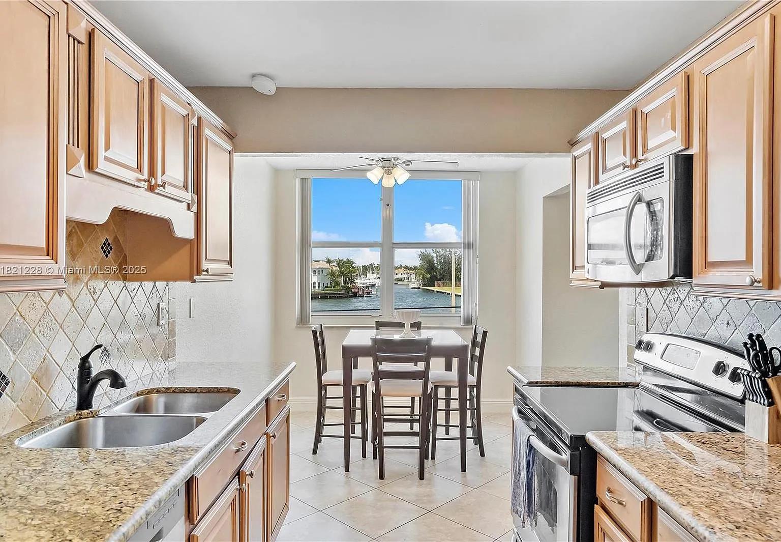 2 bed, 1465 sqft, $3,000 — Photo 2