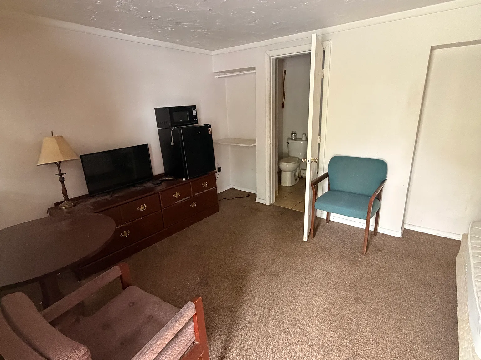 Studio, 300 sqft, $1,050 — Photo 1