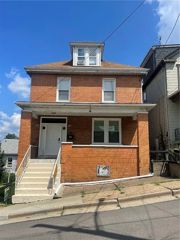 819 Kerr St photo 1