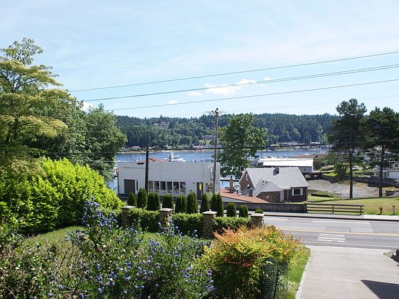 2nd image of 3806 Harborview Dr