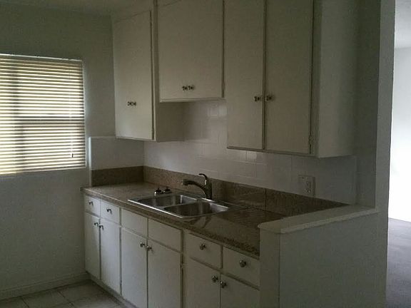 3rd image of 3825 Gibraltar Ave APT 14