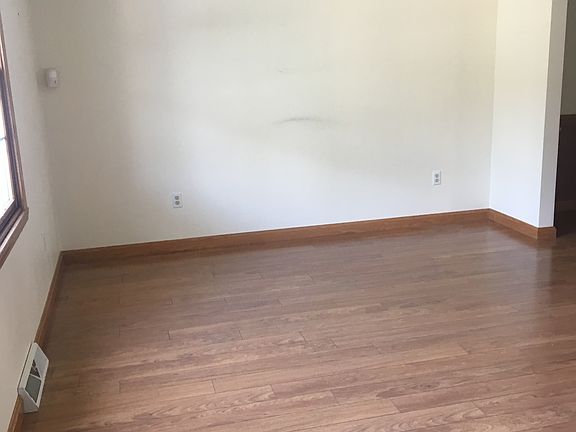 4th image of 4070 Alison Ave