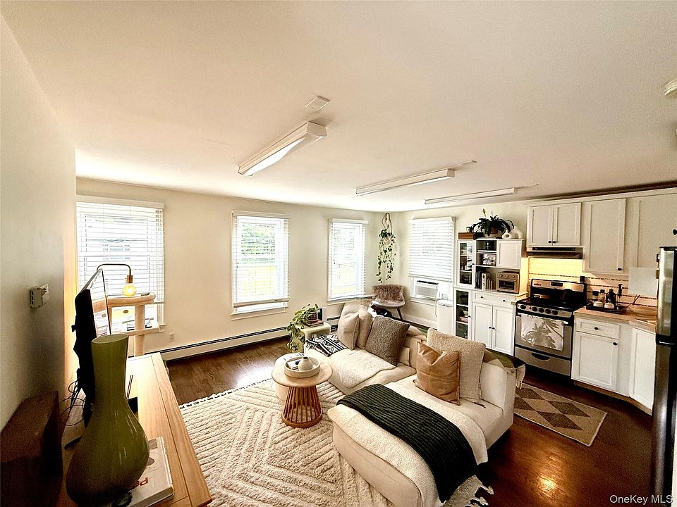 1st image of 9 Oyster Bay Rd