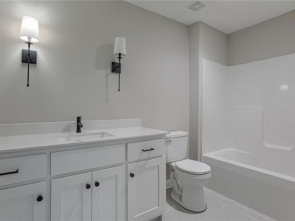 5th image of 1829 Meadow Ln