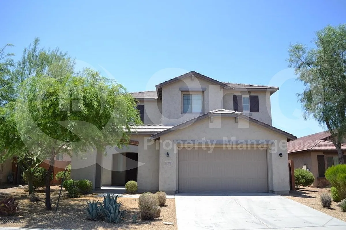 4 bed, 2.5 bath, 3030 sqft, $2,750 — Photo 1
