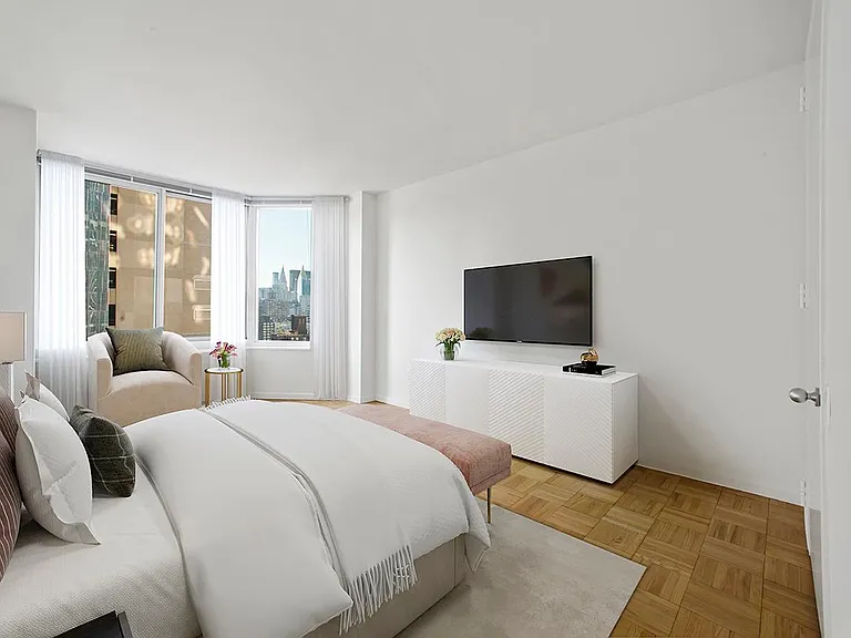 240 E 39th St #37C — Photo 4