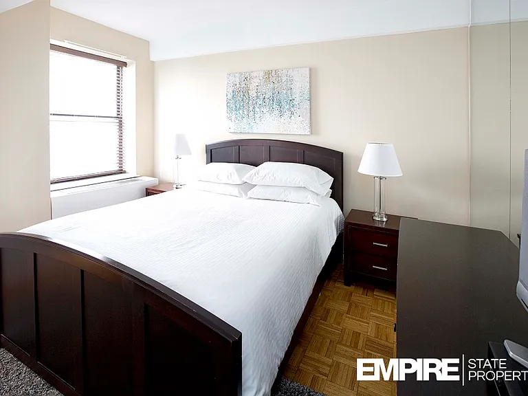 150 W 51st St #1409 — Photo 7