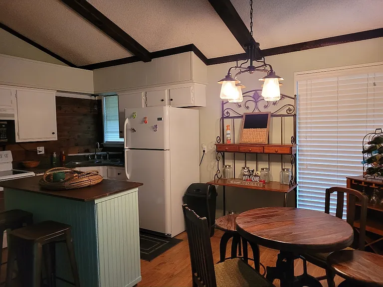 2239 W Holly Trl — Photo 3