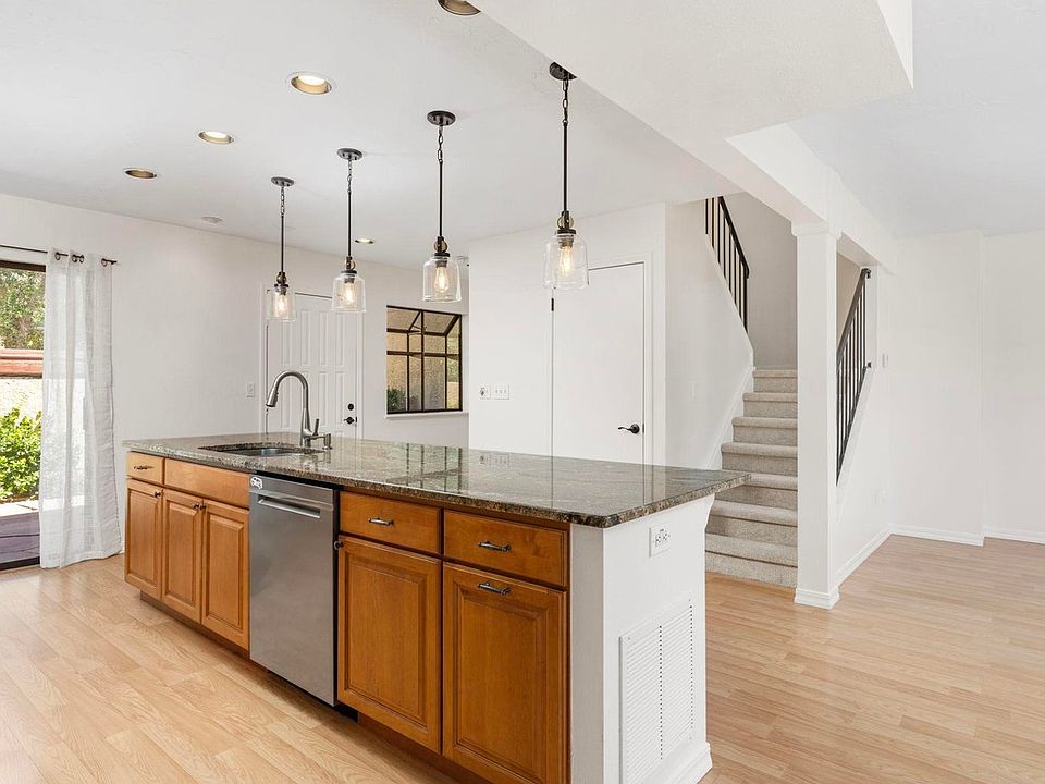 1st image of 2660 Hawthorne Pl