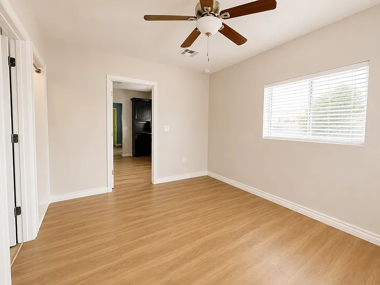 1033 E Roosevelt St #B — Photo 12