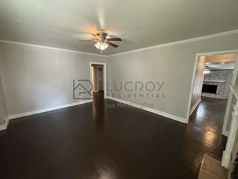 321 Naples Rd — Photo 5