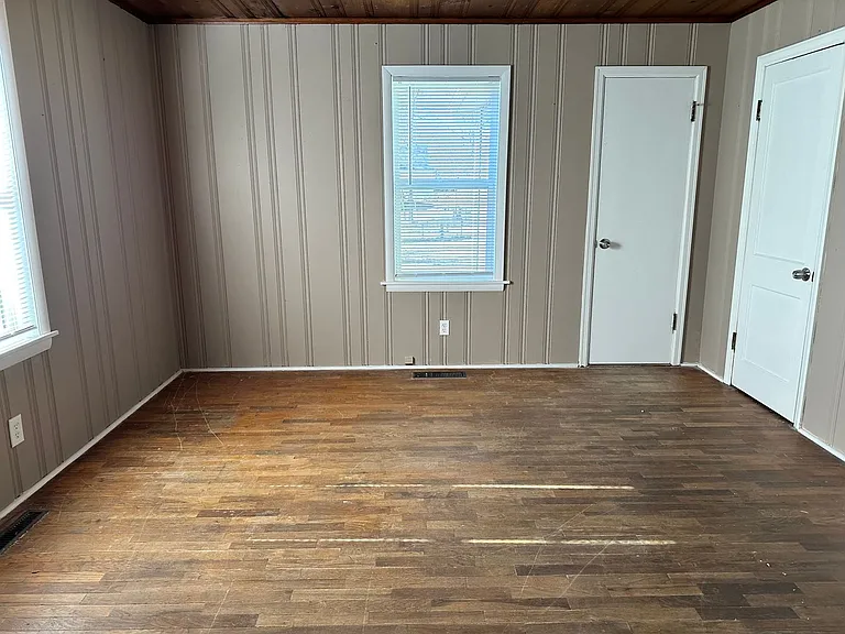 5 S Greenwood Ave — Photo 8