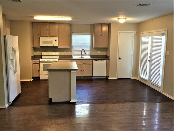 3rd image of 10144 Chapel Rock Dr