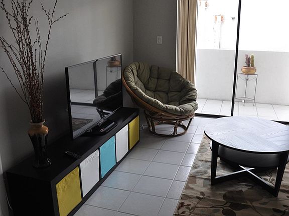 4th image of 1418 Collins Ave APT 0303