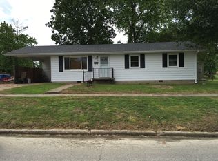 835 W 6th St, Mount Carmel, IL