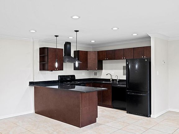 4th image of 6133 Leesburg Pike APT 410