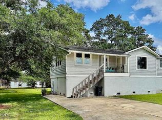 57 Mercer Dr, New Bern, NC 28556