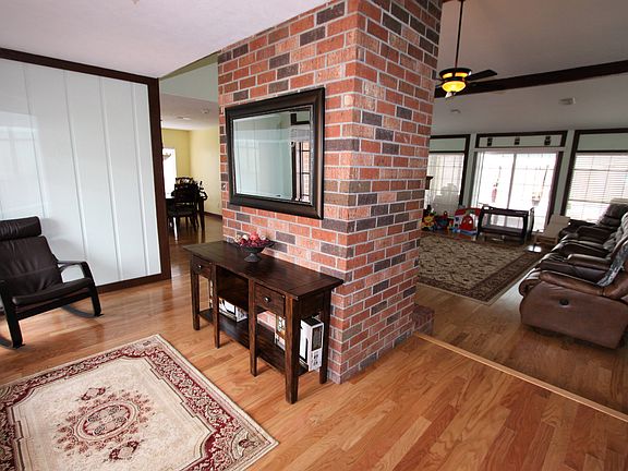 3rd image of 740 Monterrey Dr
