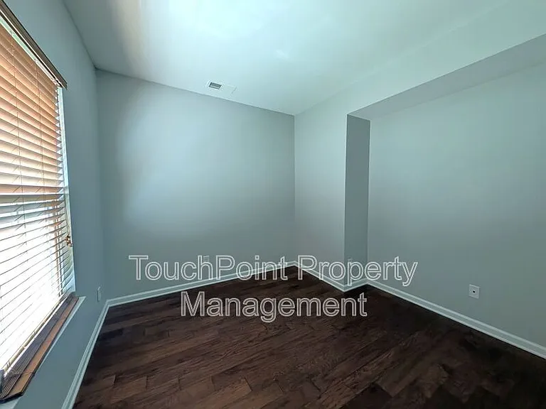 209 Weavers Glenn Pl — Photo 17