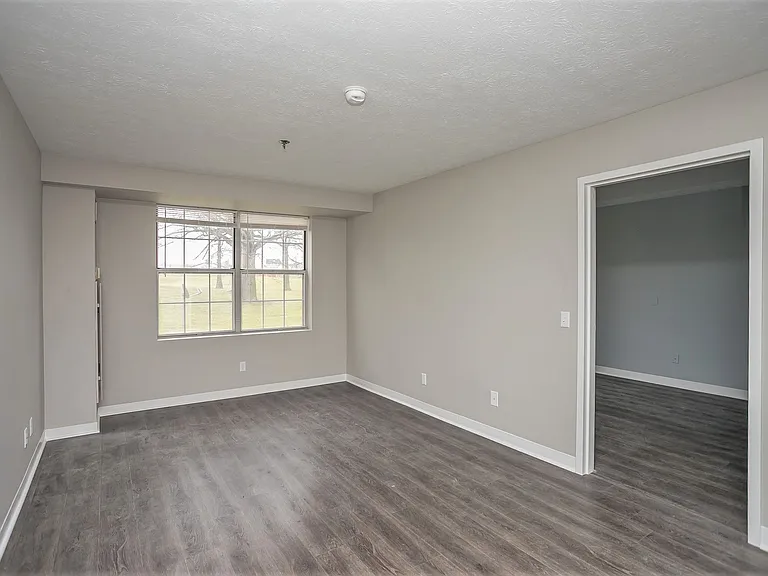 4 Gateway — Photo 10