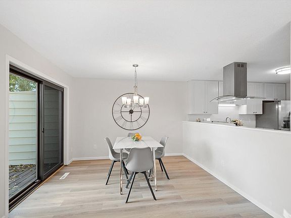 3rd image of 629 Belland Ave