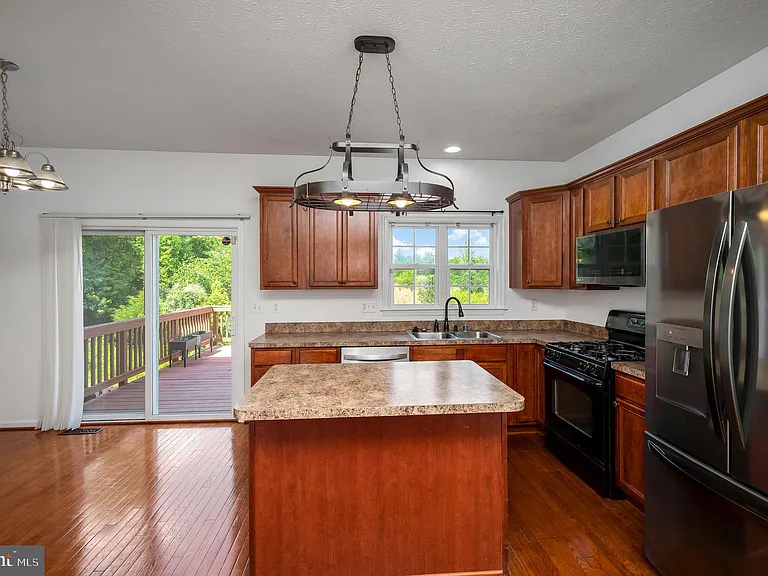 104 Stingray Ct — Photo 14