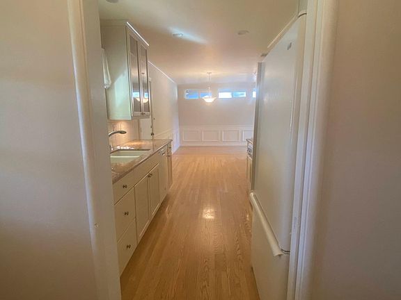 5th image of 720 Mulberry Ln