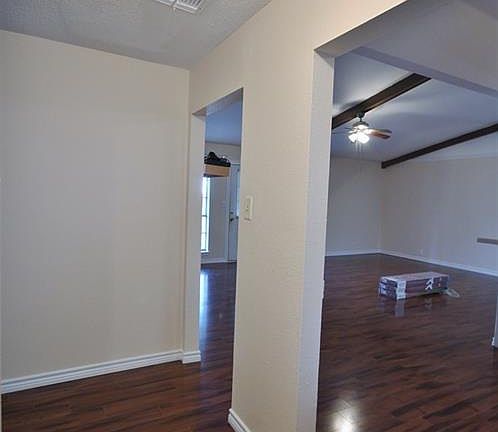 4th image of 6108 N 32nd St
