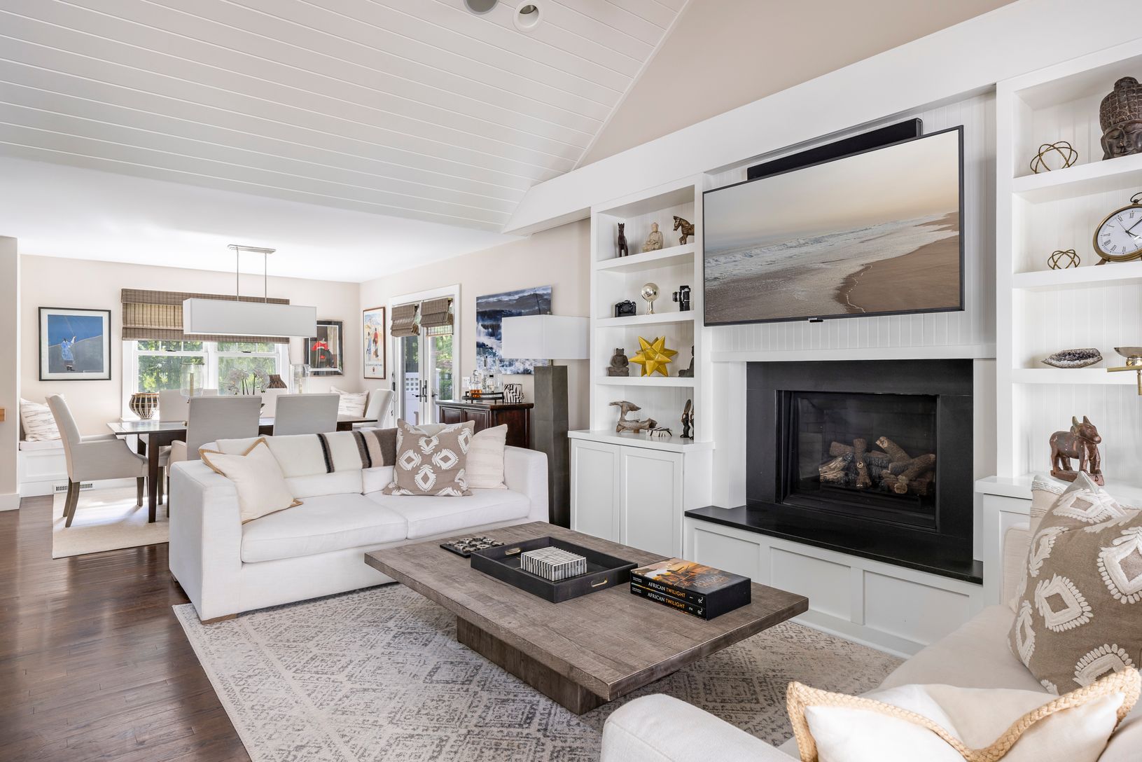  Living Room with Gas Fireplace