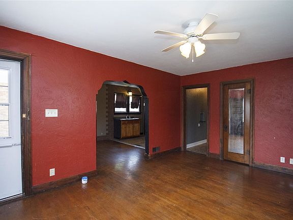3rd image of 4410 Arlington Ave