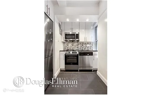Rented by Douglas Elliman | media 18