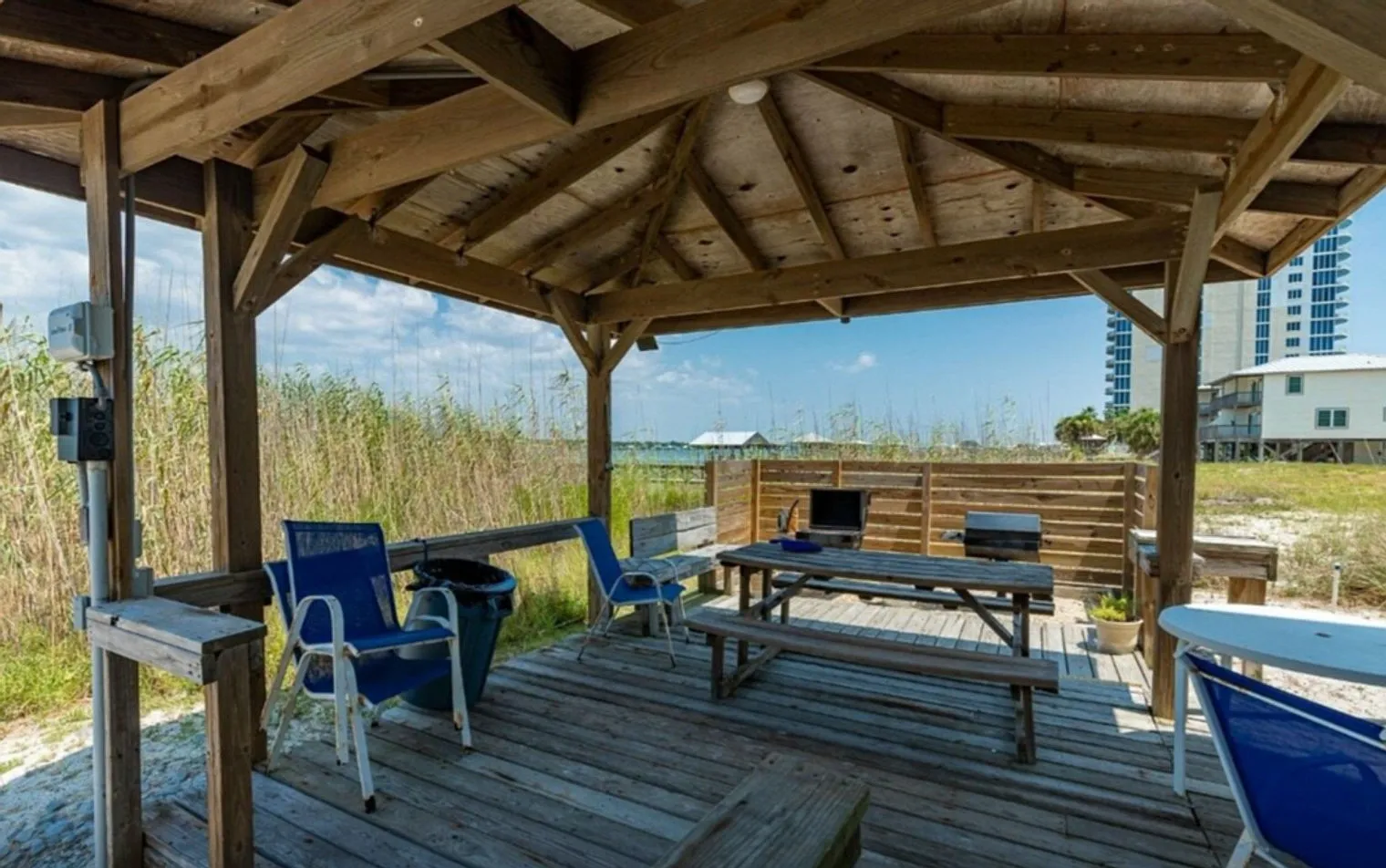 1 bed, 2.0 bath, 667 sqft, $3,240 — Photo 2