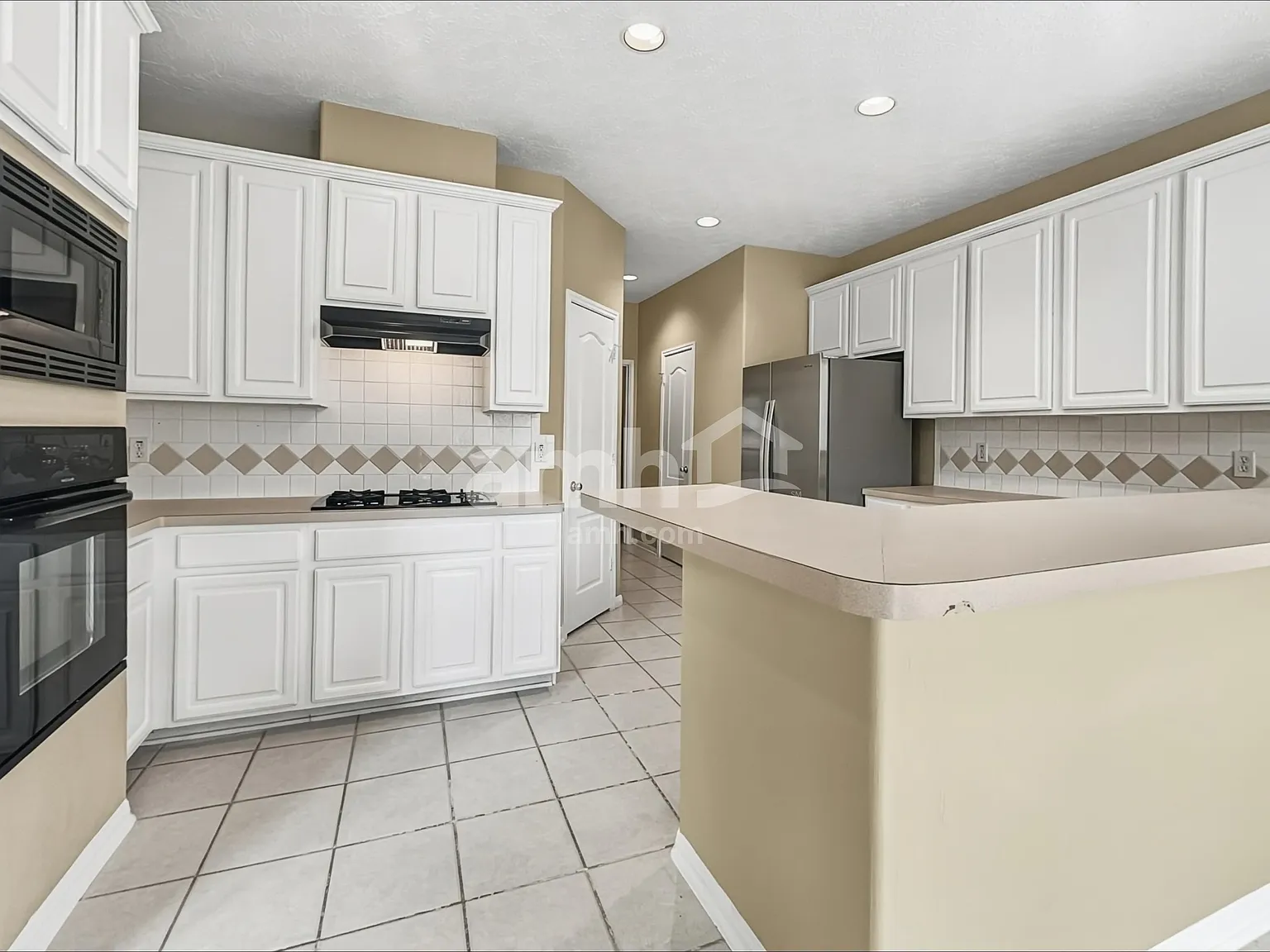 4 bed, 3.5 bath, 2944 sqft, $2,710 — Photo 3