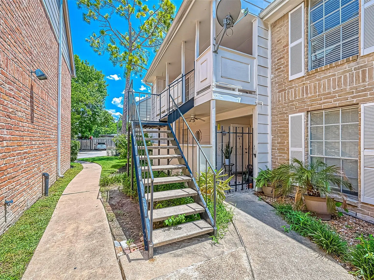2 bed, 2.0 bath, 1043 sqft, $1,450 — Photo 4