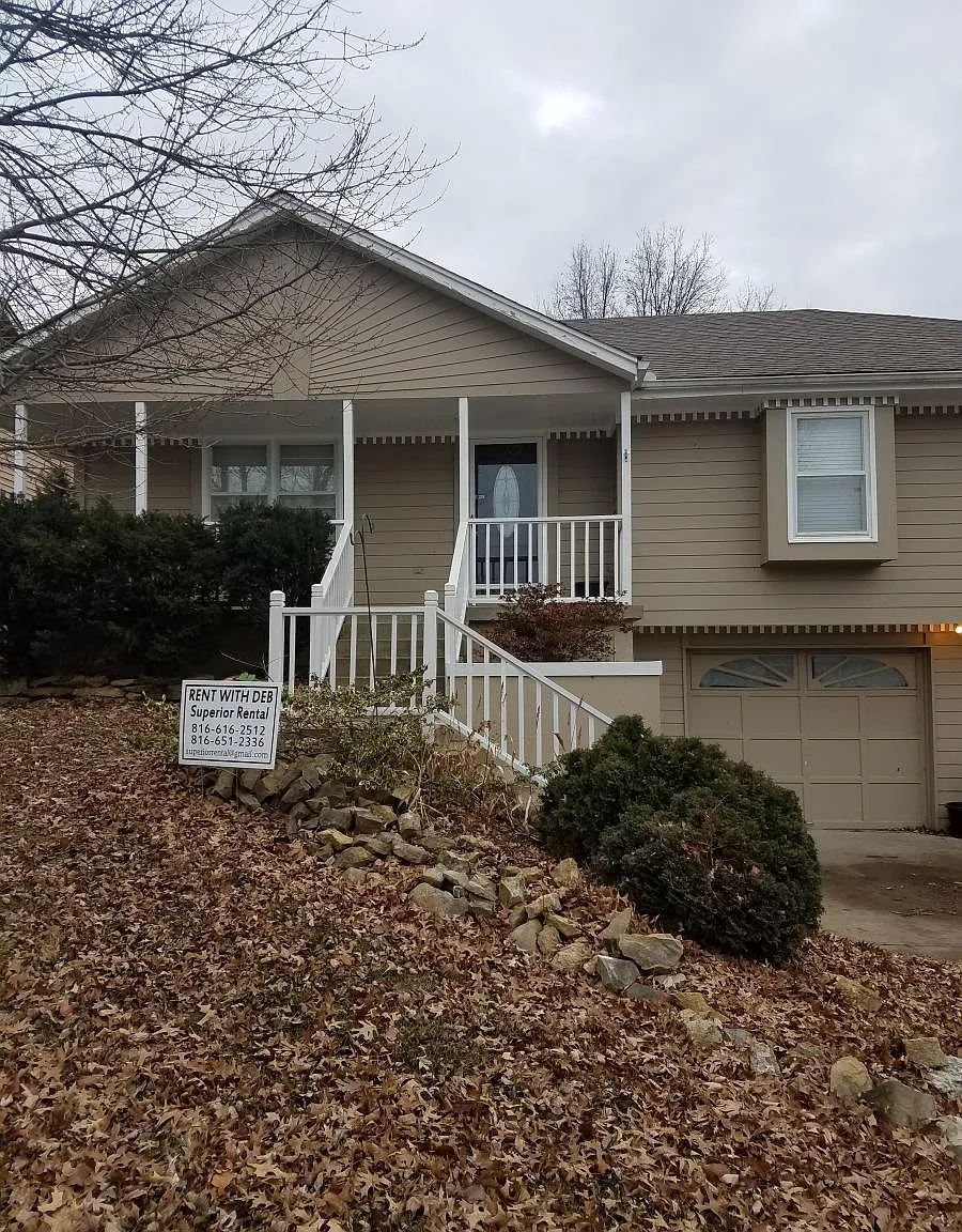 4 bed, 1286 sqft, $2,250 — Photo 2