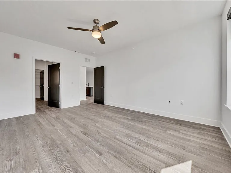 Luxe 360 on Centerpointe — Photo 27