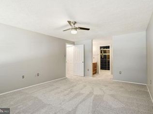 1108 Riva Ridge Dr, Great Falls, VA 22066