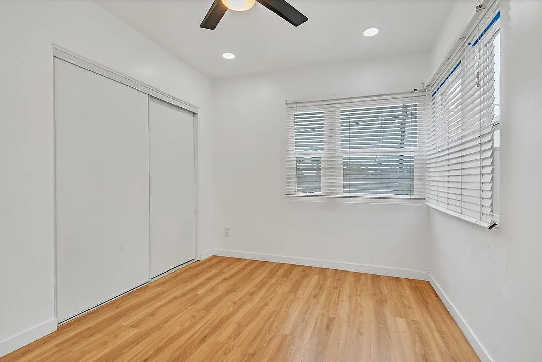 2779 Broadway — Photo 2