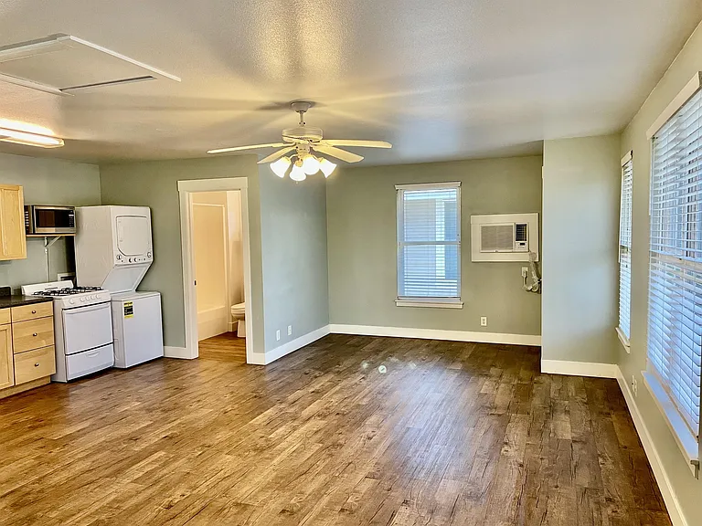 2402 McGie St #B — Photo 4