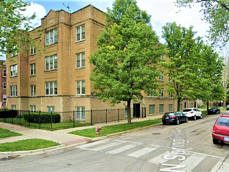 5002 N Springfield Ave — Photo 2