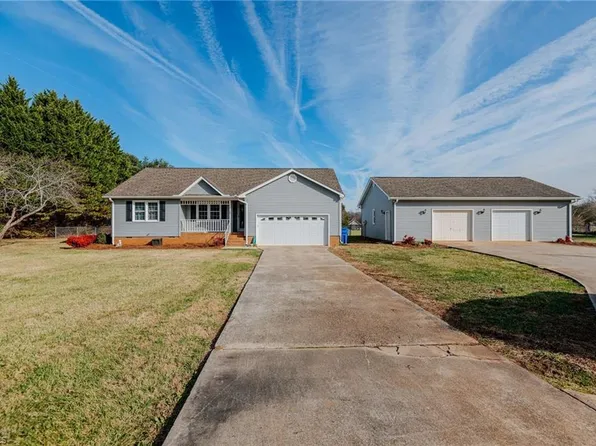 2021 Whitt Hunt Rd, Pleasant Garden, NC 27313