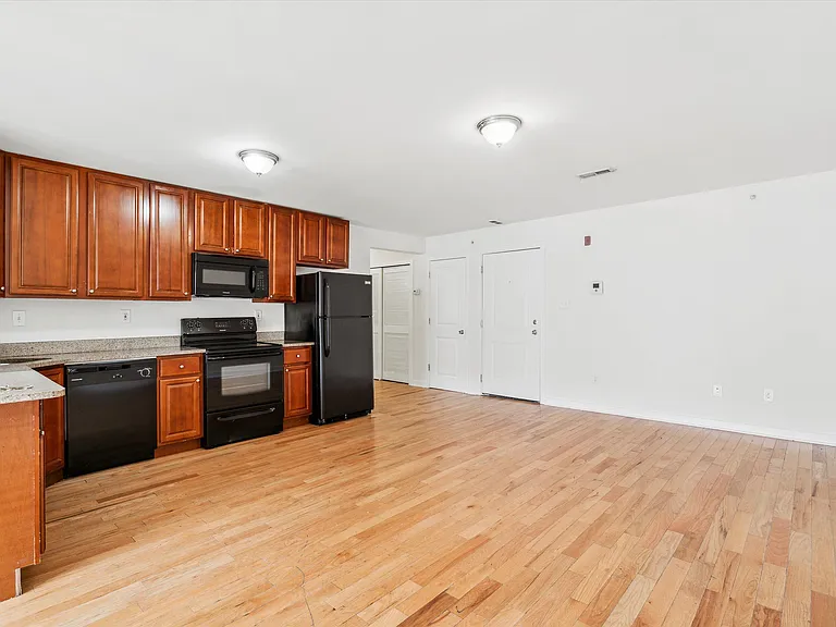 2025 N 17th St #202 — Photo 12