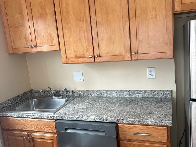 812 Tuckerman St NW — Photo 5